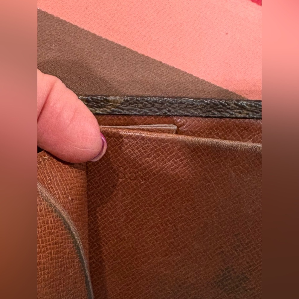 Beautiful Authentic Vintage Louis Vuitton Compact Monogram Wallet - Picture 8 of 14
